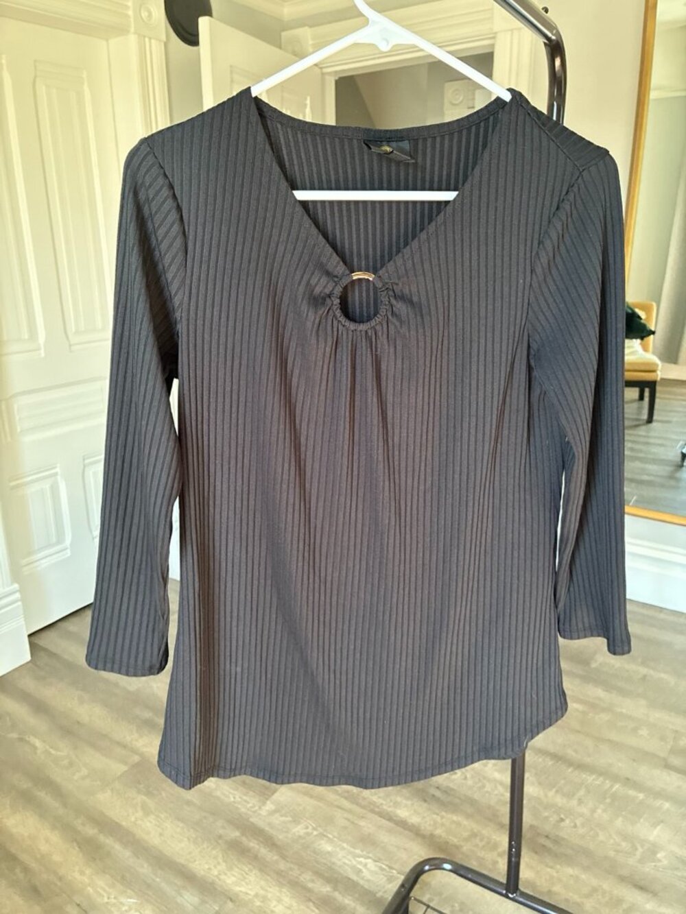 JM Collection Charcoal Ribbed Ring Detail Top S